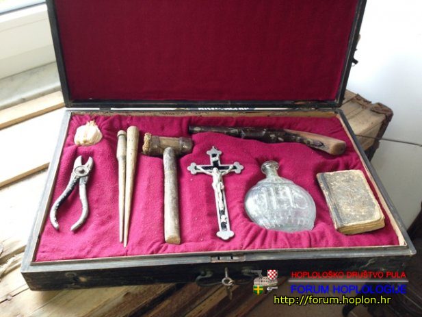 alat-ubijanje-vampira-slika-23577296.jpg