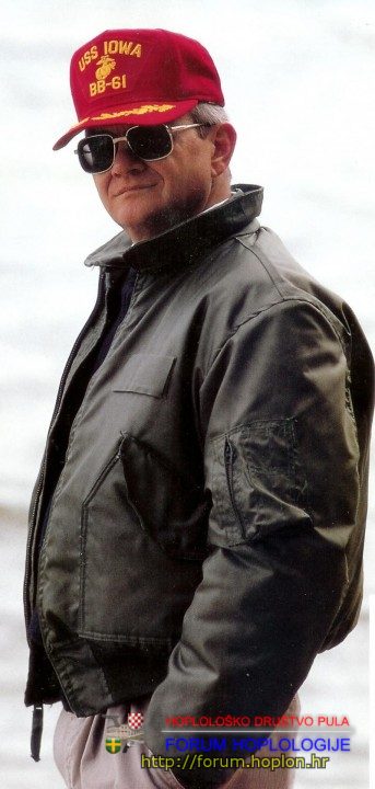 TomClancy.249131958_std.jpg